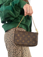 Load image into Gallery viewer, Louis Vuitton Mini Pochette bag