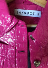 Load image into Gallery viewer, Saks Potts cropped croc jakki (M)