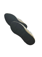 Load image into Gallery viewer, Golden Goose sneakers (39)