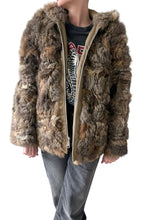 Load image into Gallery viewer, Vintage reversible pels (M)
