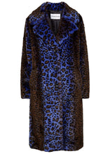 Load image into Gallery viewer, Stand Studio faux fur
