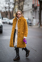 Load image into Gallery viewer, Baum Und Pferdgarten faux fur (S)
