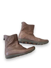 Load image into Gallery viewer, Diesel Leather Camel Boots
