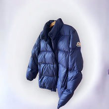 Load image into Gallery viewer, Moncler dúnúlpa
