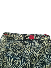 Load image into Gallery viewer, Hugo Boss pils (XS)
