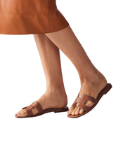 Load image into Gallery viewer, HERMÈS Leather Flat Sandals
