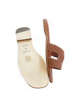 Load image into Gallery viewer, HERMÈS Leather Flat Sandals

