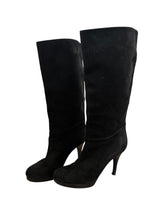 Load image into Gallery viewer, Balenciaga suede boots (36)
