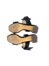 Load image into Gallery viewer, Massimo Dutti suede sandals (36)
