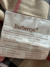 Load image into Gallery viewer, Burberry 90’s bomber (M)
