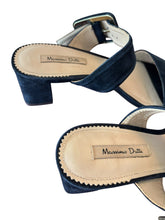 Load image into Gallery viewer, Massimo Dutti suede sandals (36)
