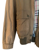 Load image into Gallery viewer, Burberry 90’s bomber (M)
