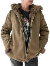 Load image into Gallery viewer, Vintage reversible pels (M)
