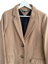 Load image into Gallery viewer, Tommy Hilfiger ullar-blanda kápa (S)

