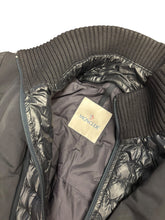 Load image into Gallery viewer, Moncler jakki (M/L)
