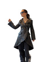 Load image into Gallery viewer, Vintage leður kápa (S)
