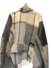 Load image into Gallery viewer, Aftur ullar slá (OS)
