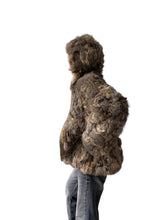 Load image into Gallery viewer, Vintage reversible pels (M)
