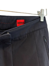 Load image into Gallery viewer, Hugo Boss buxur (S)
