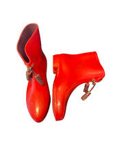 Load image into Gallery viewer, Vivienne Westwood boots (40.5)
