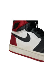 Load image into Gallery viewer, Nike Air Jordan 1 (39)
