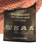 Load image into Gallery viewer, Bahns bleik alpaca merino peysa (M)
