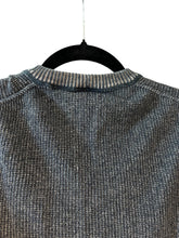 Load image into Gallery viewer, Armani Exchange crewneck peysa (S)
