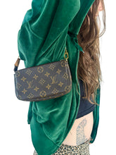 Load image into Gallery viewer, Louis Vuitton Mini Pochette bag
