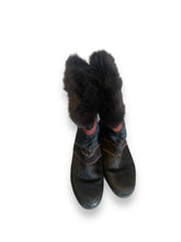 Load image into Gallery viewer, Tecnica Italian vintage fur boots (39)
