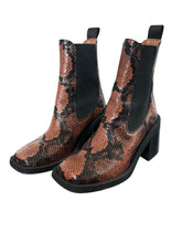 Load image into Gallery viewer, Ganni Snake boots (37)
