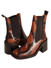 Load image into Gallery viewer, Ganni Snake boots (37)
