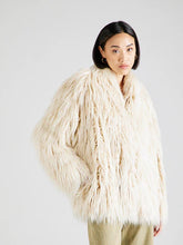 Load image into Gallery viewer, Dondup faux fur (M)
