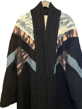 Load image into Gallery viewer, By Birta kápa (one size)
