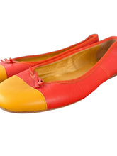 Load image into Gallery viewer, Prada leather ballet flats (38.5)

