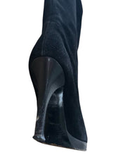 Load image into Gallery viewer, Balenciaga suede boots (36)

